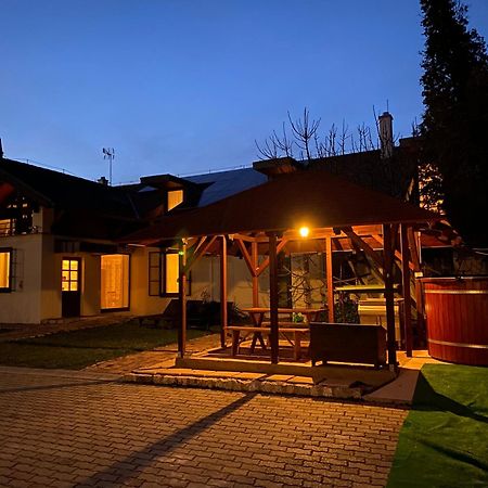 Berkenye Vendeghaz Hotel Balatonfured Ngoại thất bức ảnh