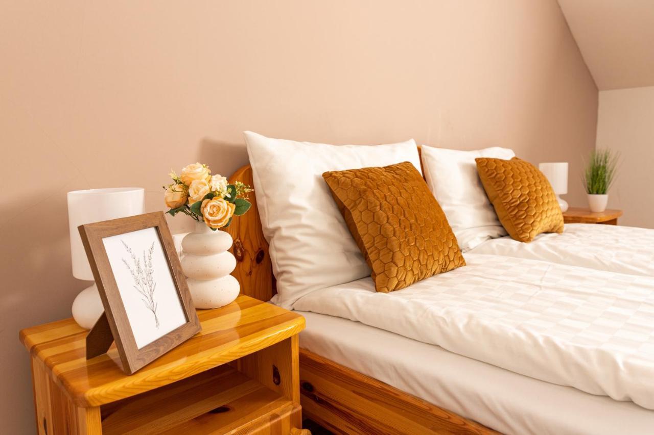 Berkenye Vendeghaz Hotel Balatonfured Ngoại thất bức ảnh