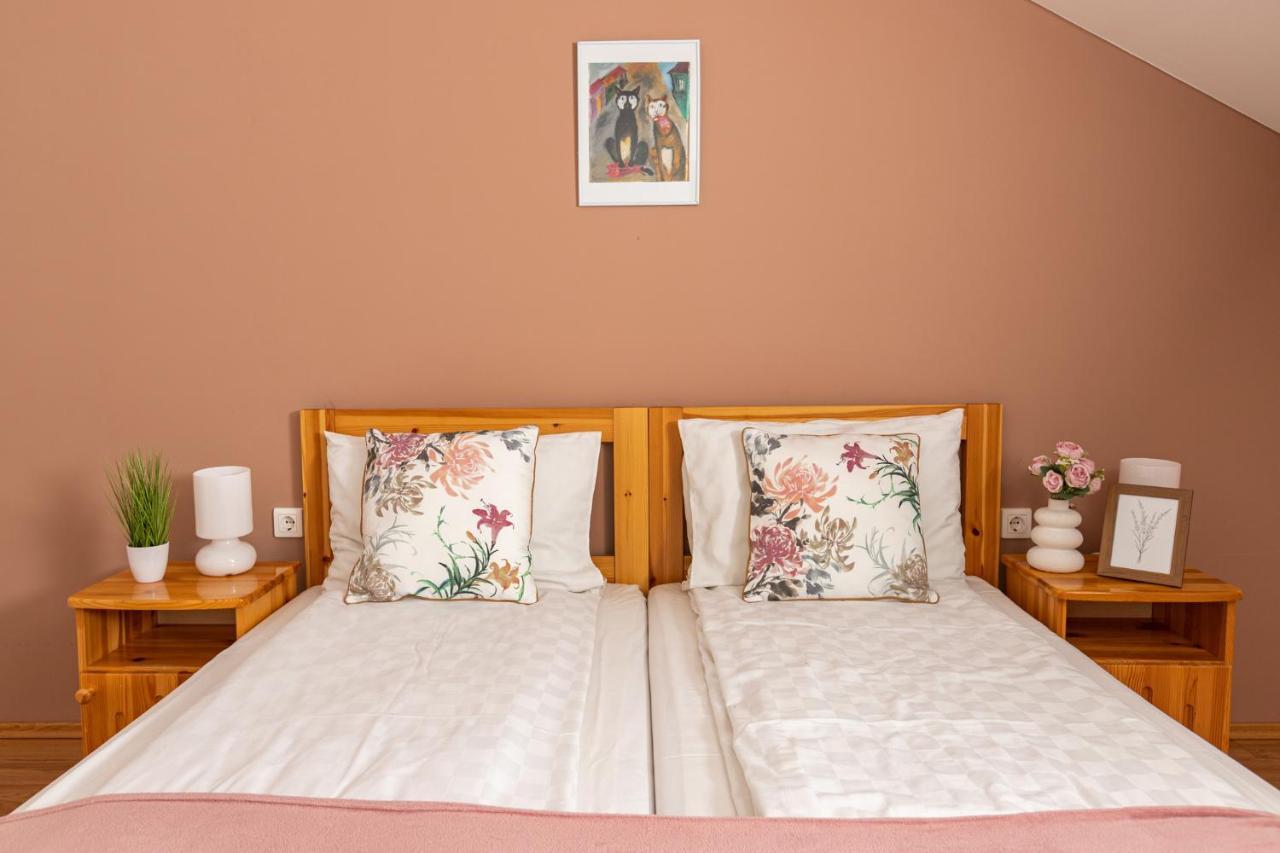 Berkenye Vendeghaz Hotel Balatonfured Ngoại thất bức ảnh