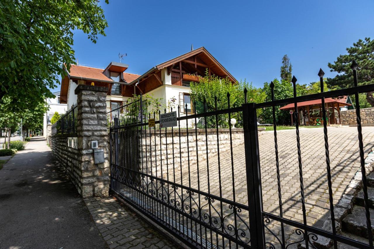 Berkenye Vendeghaz Hotel Balatonfured Ngoại thất bức ảnh