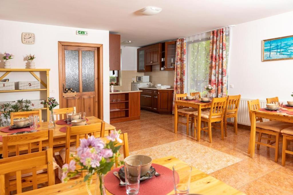 Berkenye Vendeghaz Hotel Balatonfured Ngoại thất bức ảnh
