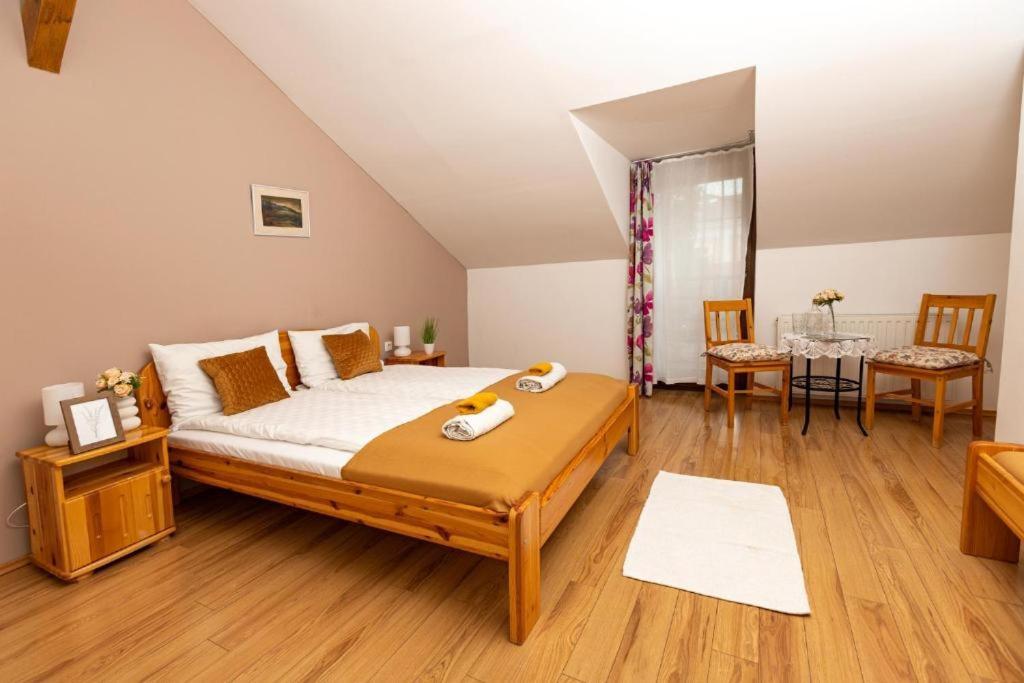 Berkenye Vendeghaz Hotel Balatonfured Ngoại thất bức ảnh