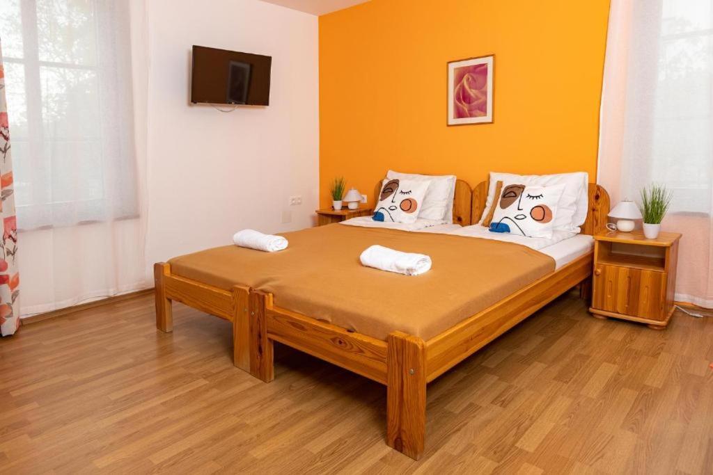 Berkenye Vendeghaz Hotel Balatonfured Ngoại thất bức ảnh