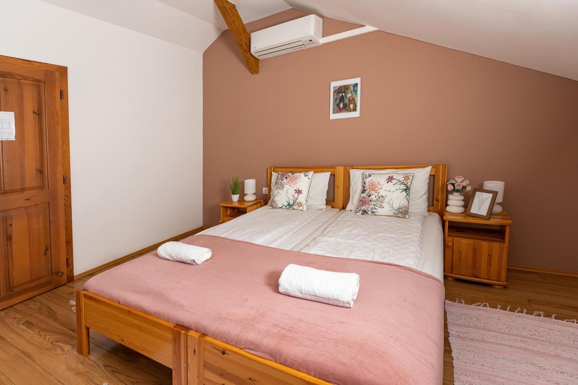 Berkenye Vendeghaz Hotel Balatonfured Ngoại thất bức ảnh