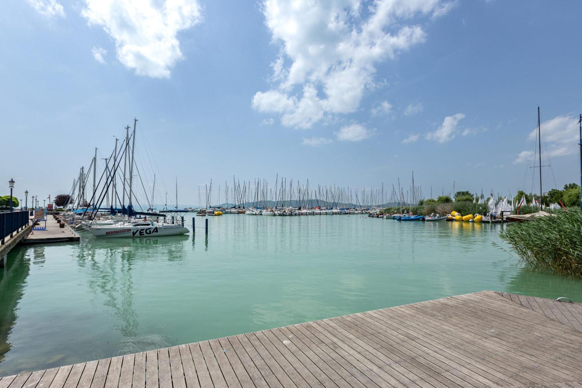 Berkenye Vendeghaz Hotel Balatonfured Ngoại thất bức ảnh
